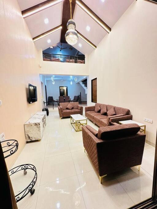 Casa Majestic Lonavala Villa ภายนอก รูปภาพ